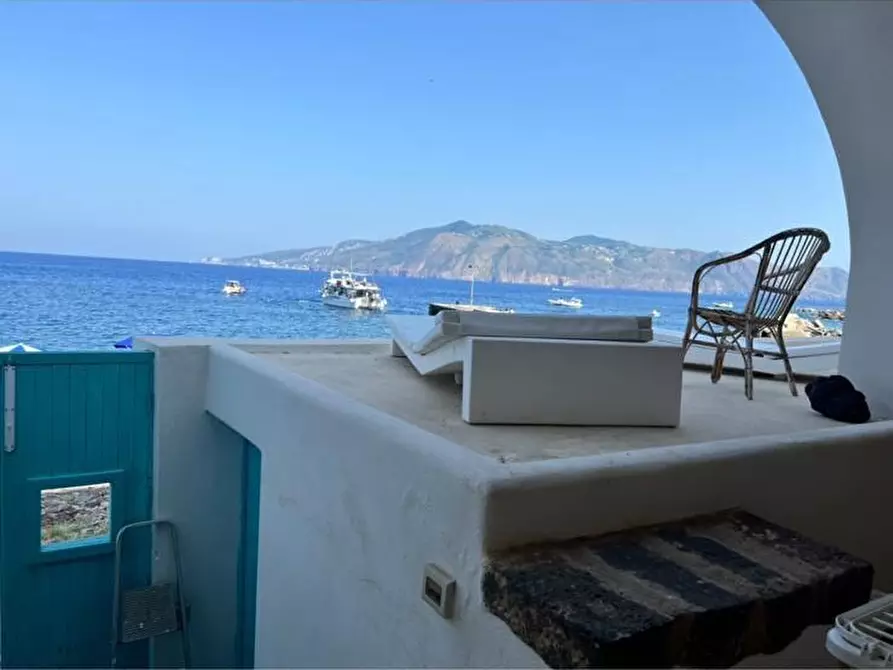 Immagine 39 di Casa indipendente in vendita  in via Umberto I 1 a Santa Marina Salina