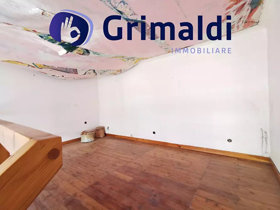 Immagine 13 di Bilocale in vendita  a Napoli