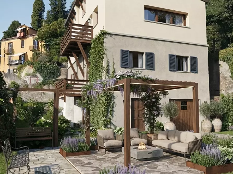 Immagine 3 di Villa in vendita  in via Scalini 38 a Brunate