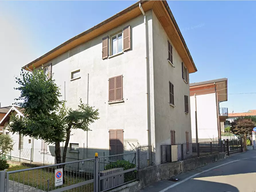 Immagine 1 di Casa indipendente in vendita  a Como