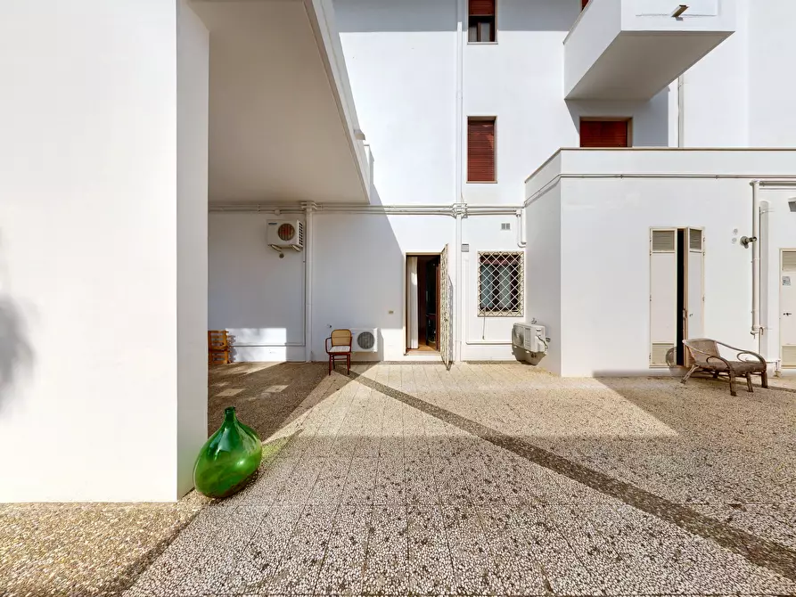 Immagine 63 di Villa in vendita  in Via Venosa 5 a Lecce