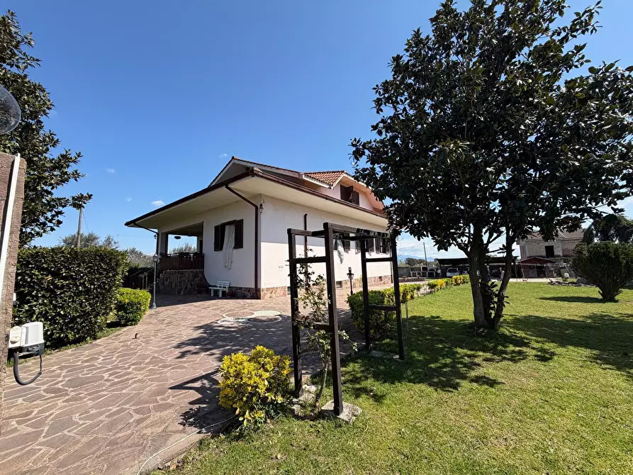 Immagine 3 di Casa indipendente in vendita  in Via Trigno 27 a Aprilia