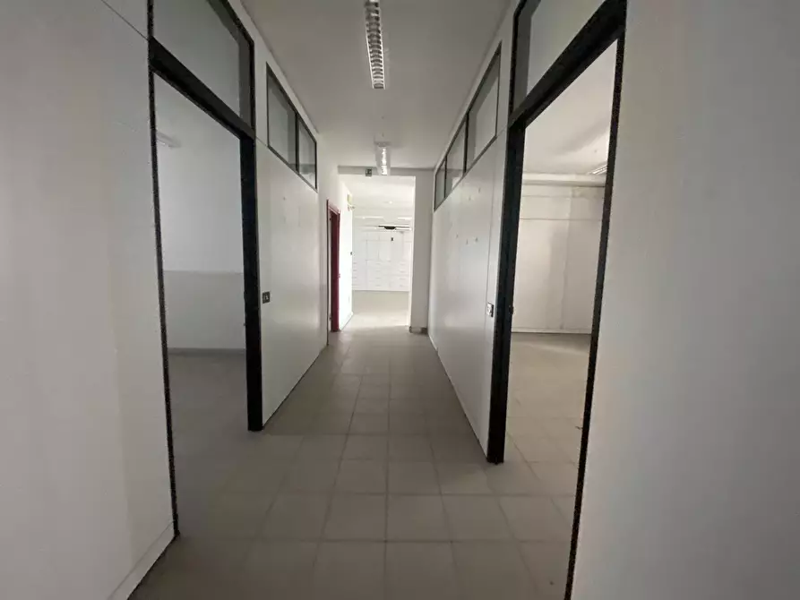 Immagine 15 di Ufficio in vendita  in Via Giuseppe Mazzini 19 a Villa Guardia