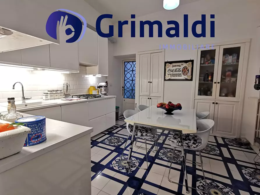 Immagine 9 di Trilocale in vendita  a Pozzuoli