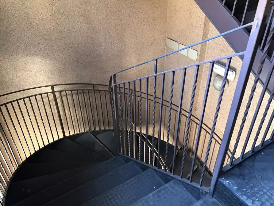 Immagine 9 di Capannone industriale in vendita  a Como