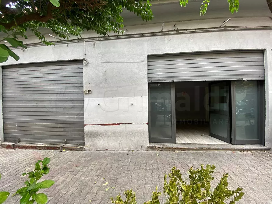 Immagine 6 di Locale commerciale in affitto  a Casavatore