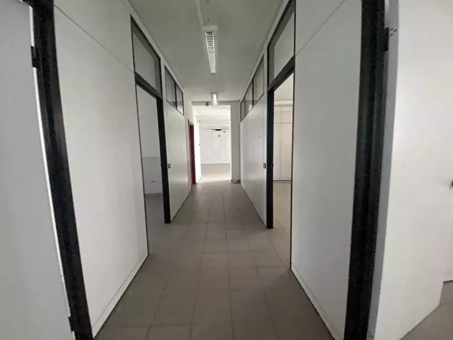 Immagine 14 di Ufficio in vendita  in Via Giuseppe Mazzini 19 a Villa Guardia