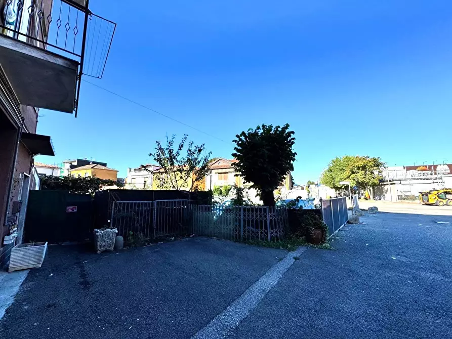 Immagine 32 di Trilocale in vendita  in Via Alessandro Manzoni 3 a Pero
