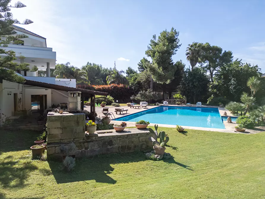 Immagine 17 di Villa in vendita  in Via Venosa 5 a Lecce