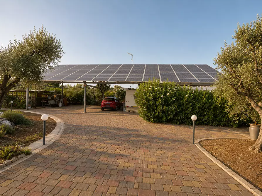Immagine 32 di Villa in vendita  a San Vito Dei Normanni