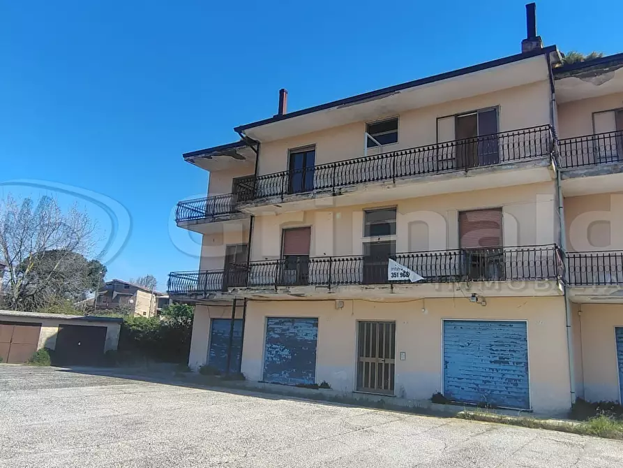 Immagine 1 di Palazzo in vendita  in Via Sferracavallo Snc a San Martino Valle Caudina