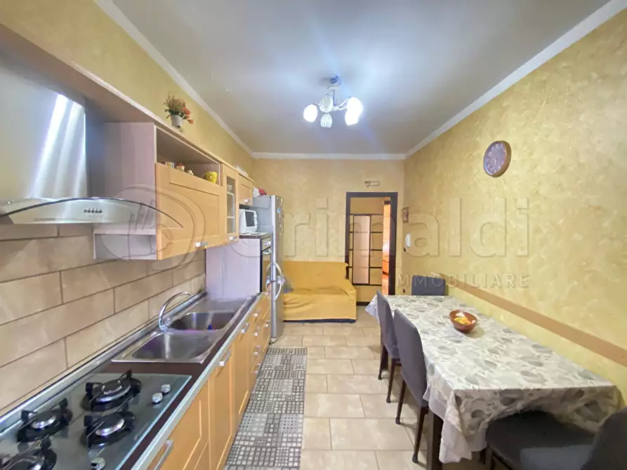 Immagine 3 di Trilocale in vendita  a Giugliano In Campania