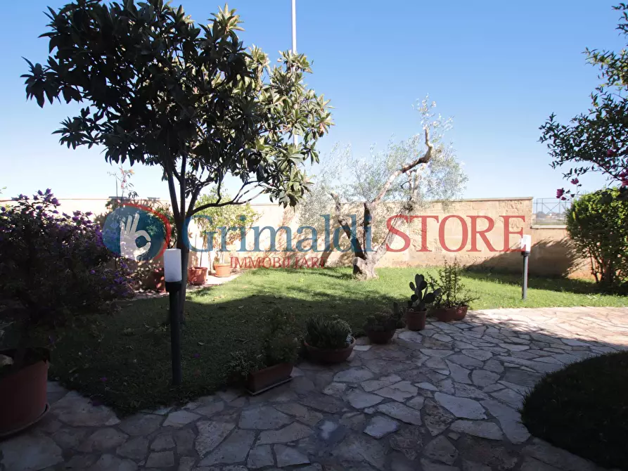 Immagine 3 di Villa in vendita  in Via Piero Della Francesca 92 a Lecce