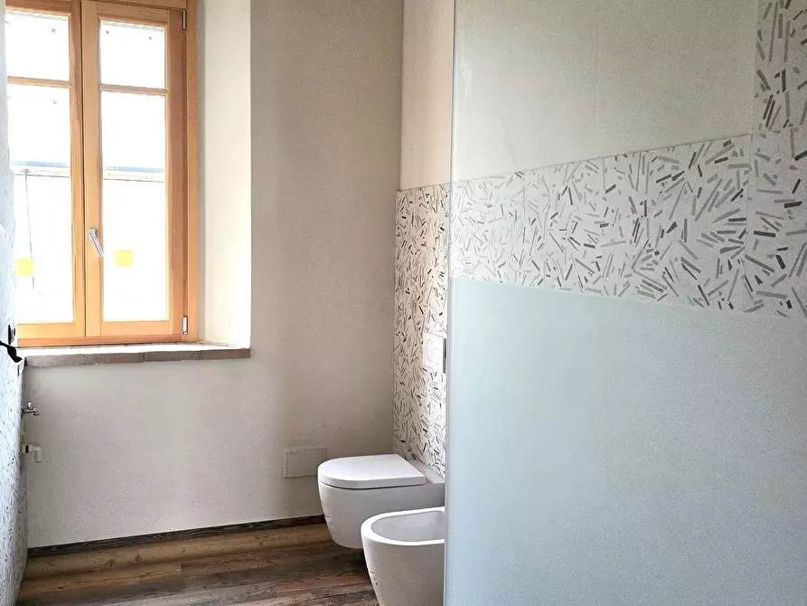 Immagine 14 di Rustico / casale in vendita  in Via C. Battisti 4 a Merone