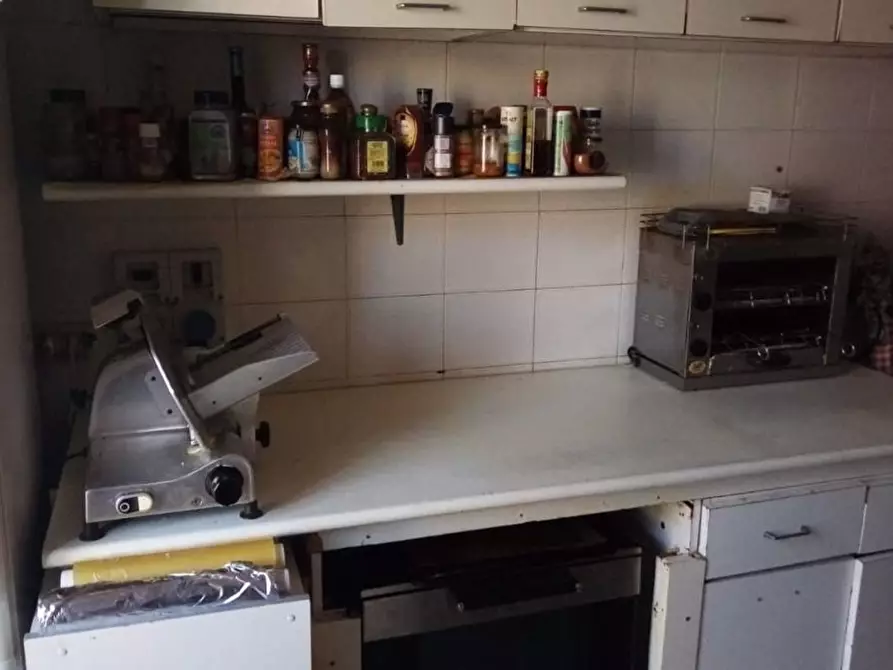 Immagine 7 di Locale commerciale in vendita  in via Venezia 9 a Brenna