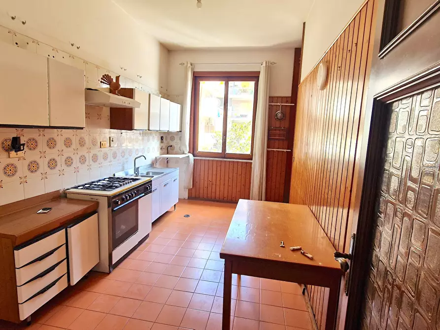 Immagine 8 di Pentalocale in vendita  in Via michele Pironti 1/B a Avellino