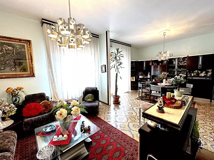 Immagine 5 di Pentalocale in vendita  in Via Tagliamento 85 a Avellino