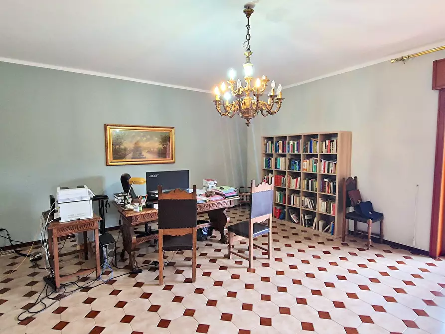 Immagine 13 di Pentalocale in vendita  in Via Antonio Annarumma 35 a Avellino