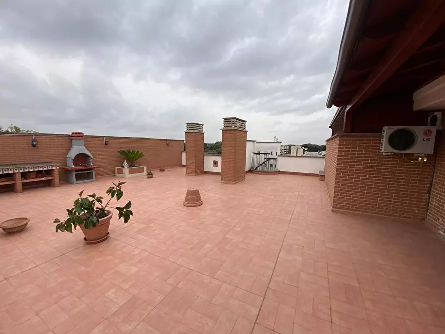 Immagine 58 di Attico in vendita  in Via Andrea Millevoi 401 a Roma