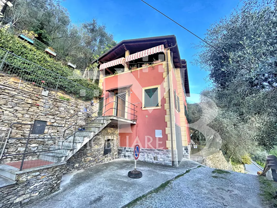 Immagine 2 di Bilocale in vendita  in Via del Camoglino 15 a Avegno