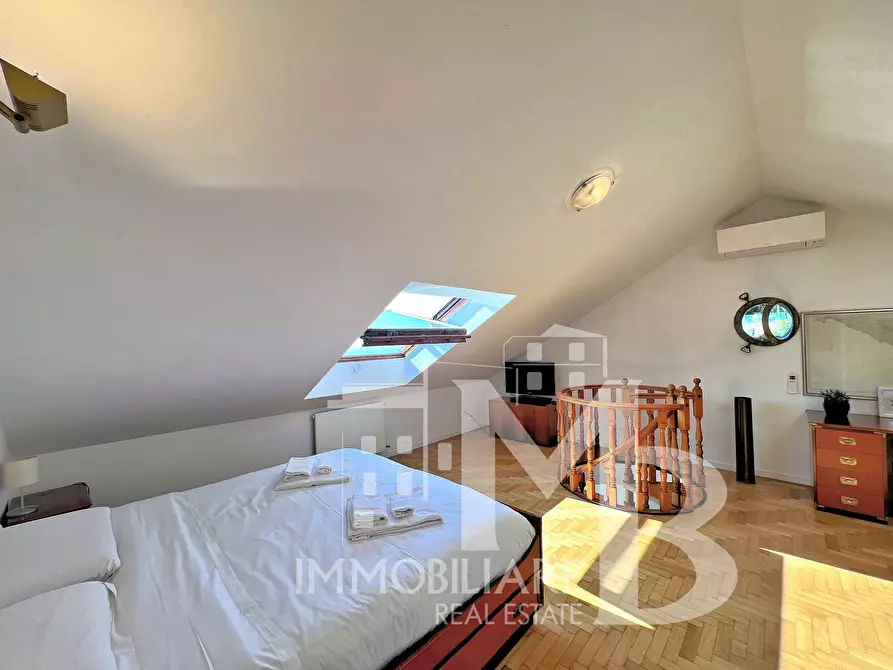 Immagine 22 di Pentalocale in vendita  in Via Salvo D'Acquisto a Recco