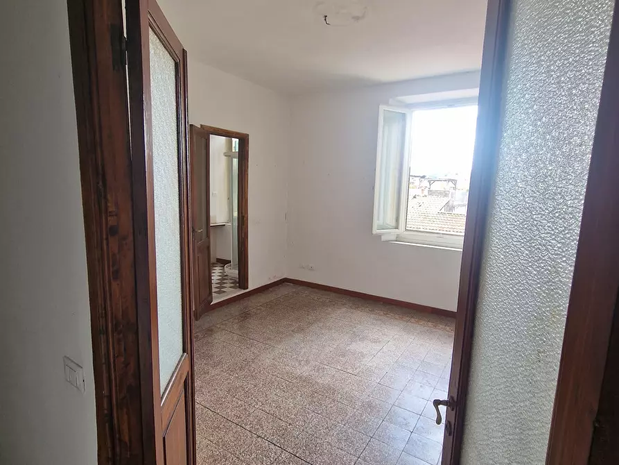 Immagine 29 di Quadrilocale in affitto  a Sarzana