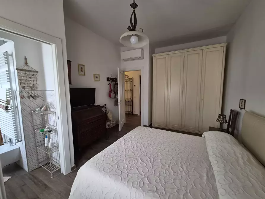 Immagine 4 di Pentalocale in vendita  a Sarzana