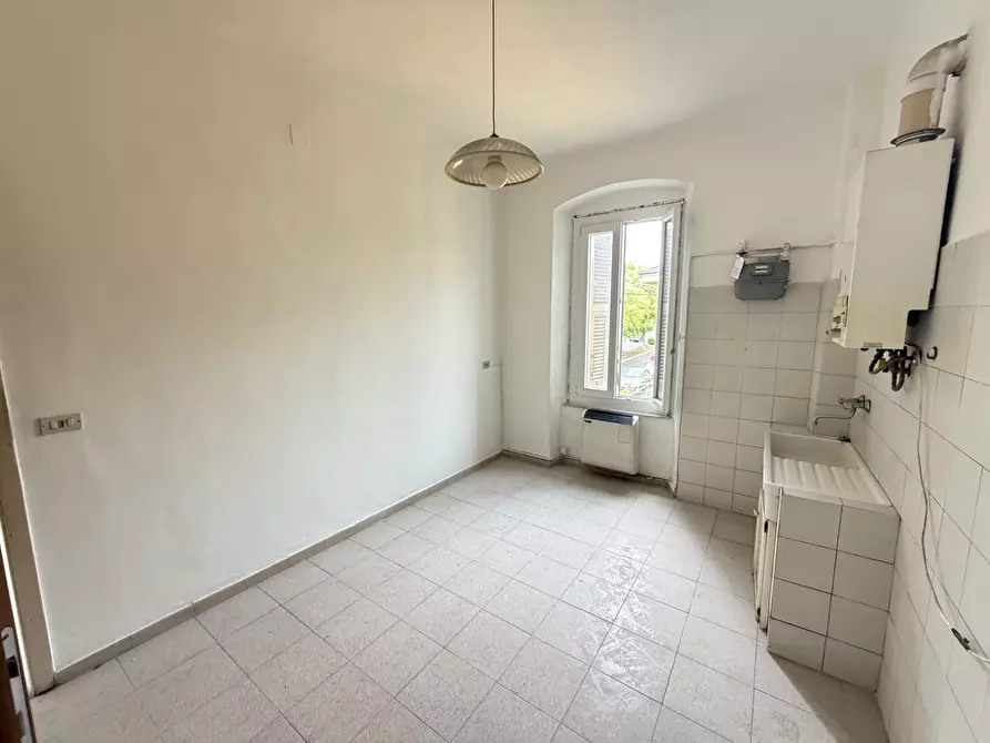 Immagine 22 di Appartamento in vendita  in Viale Giuseppe Mazzini a Sarzana