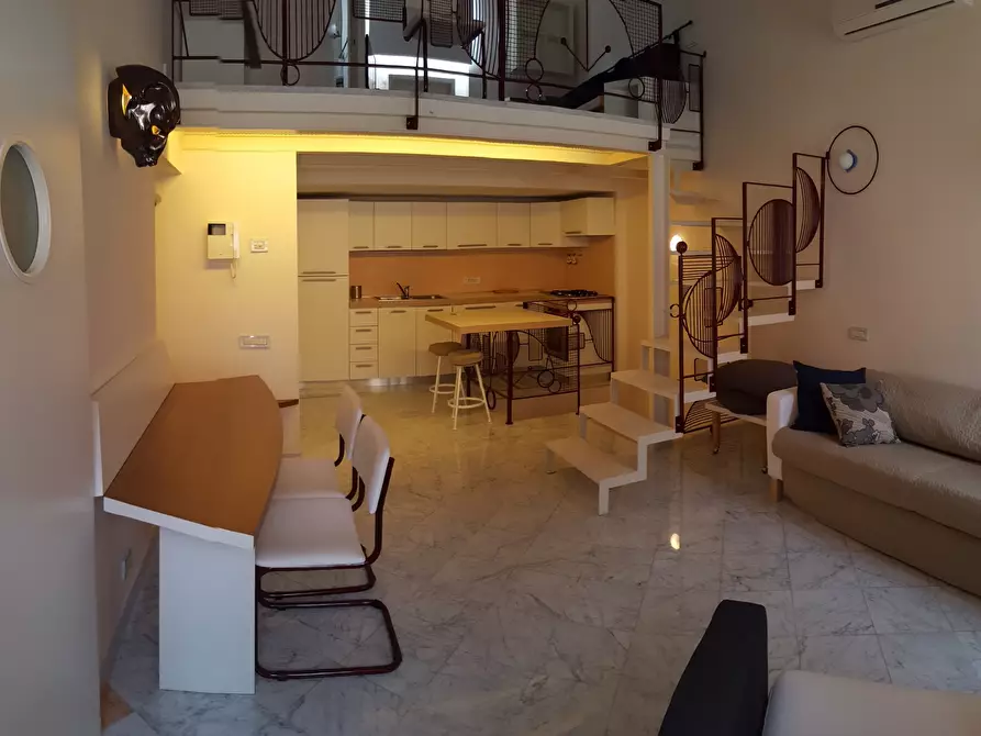 Immagine 7 di Trilocale in affitto  a Sarzana