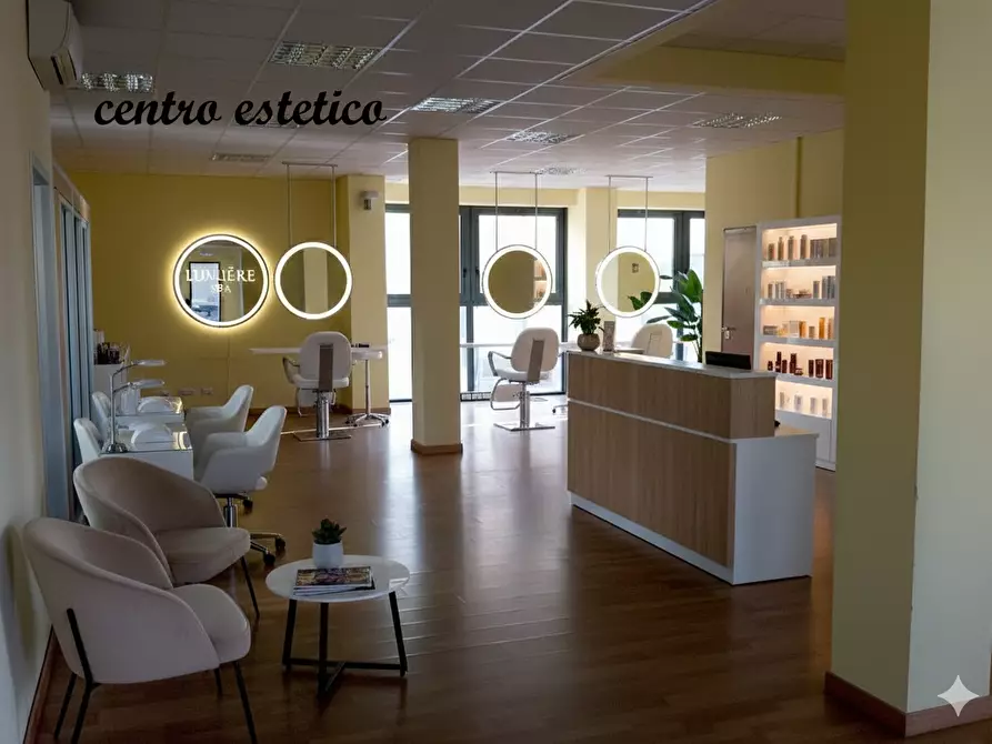 Immagine 5 di Locale commerciale in affitto  a La Spezia