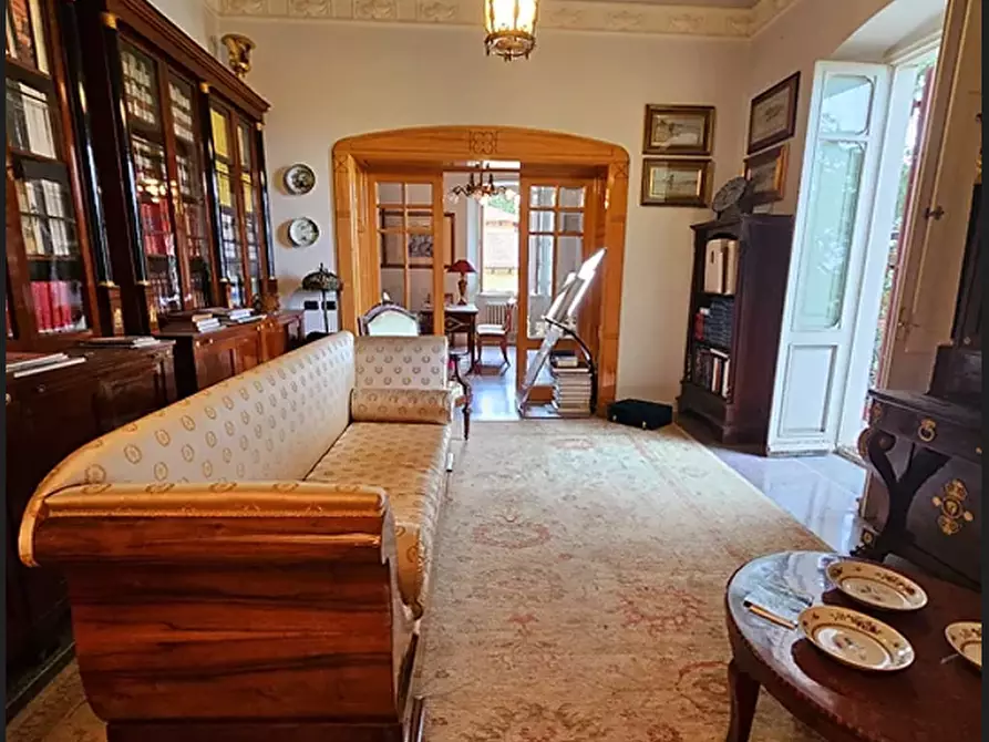 Immagine 12 di Appartamento in vendita  a Sarzana