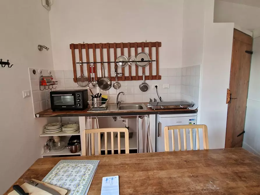 Immagine 17 di Bilocale in affitto  a Sarzana