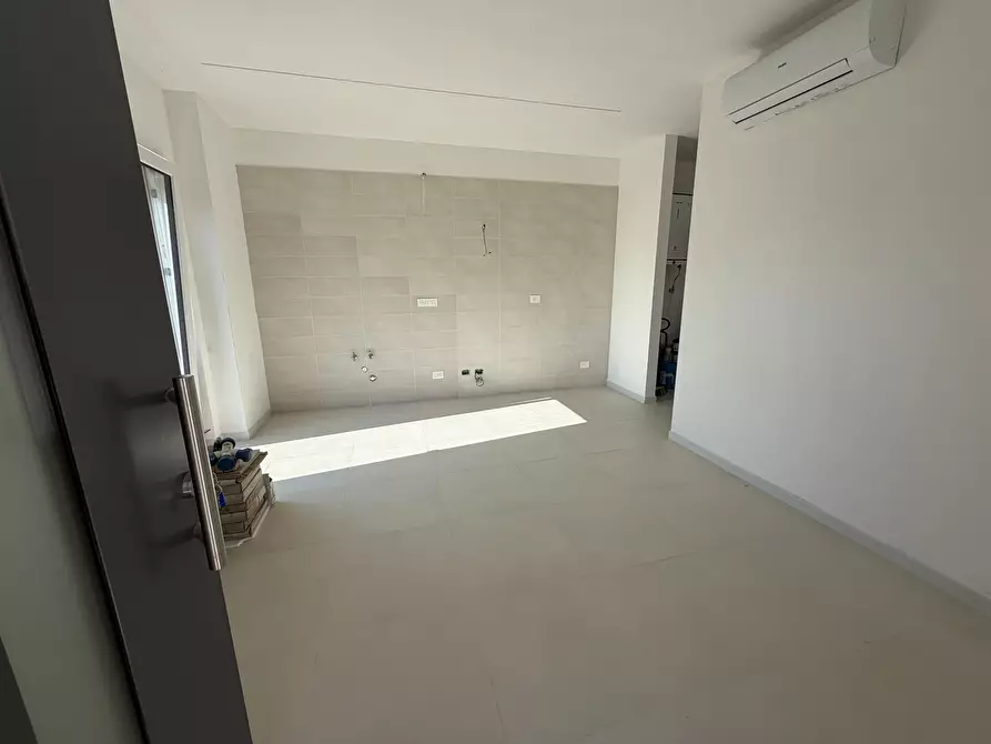 Immagine 3 di Bilocale in vendita  a Sarzana