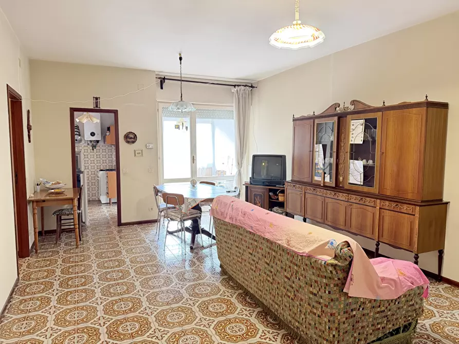 Immagine 1 di Quadrilocale in vendita  a Sarzana