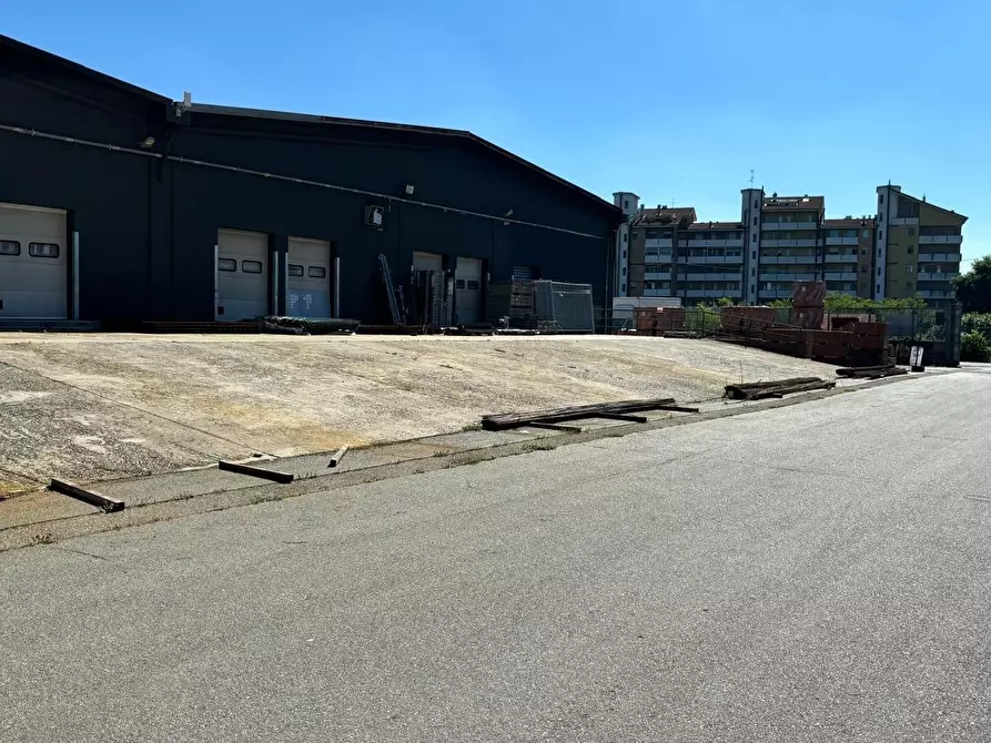 Immagine 16 di Attività artigianale in vendita  in Via Giovanni Scazzola 74 a Alessandria