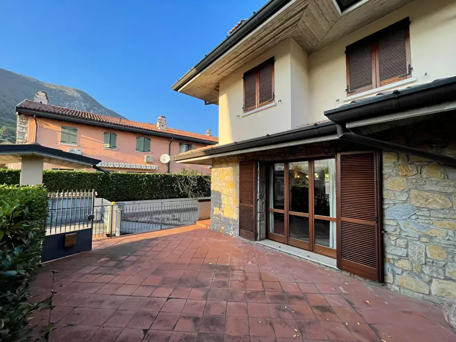 Immagine 2 di Villa in vendita  in Via della Musia 25 a Brescia