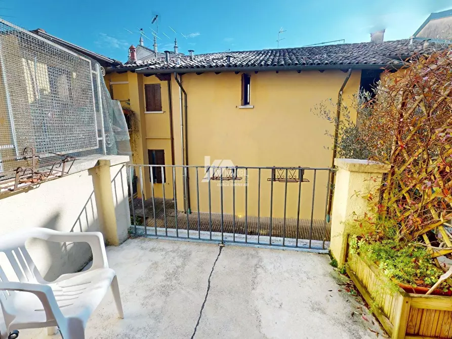Immagine 8 di Bilocale in vendita  in Via dell'Albera a Gardone Riviera