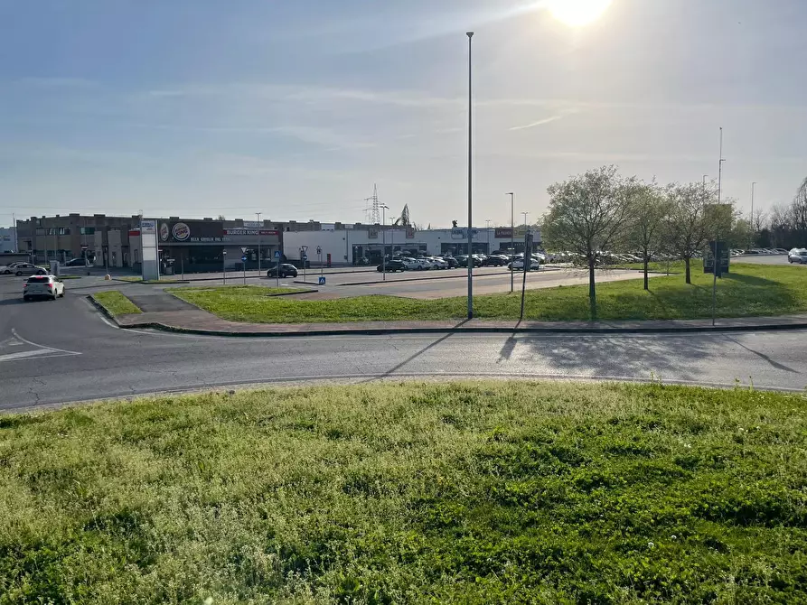 Immagine 9 di Locale commerciale in affitto  in Via Don Bergomi 64 a Brescia