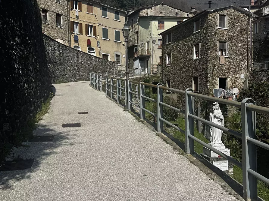 Immagine 28 di Porzione di casa in vendita  a Stazzema