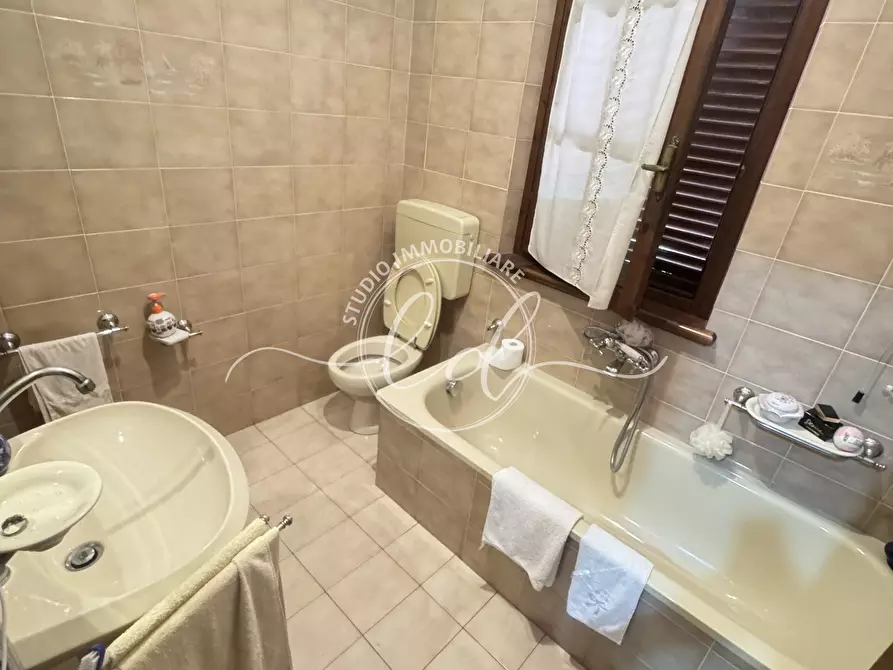 Immagine 31 di Villetta a schiera in vendita  a Seravezza