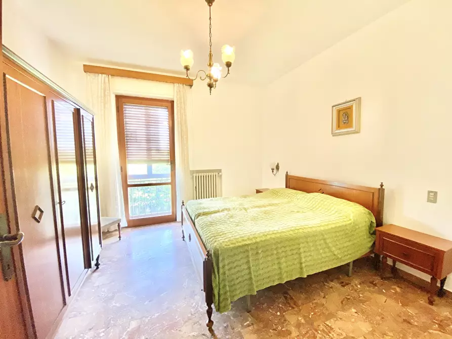 Immagine 43 di Casa indipendente in vendita  a Seravezza