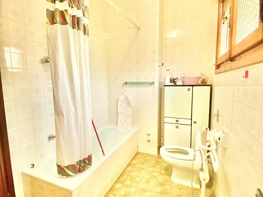 Immagine 40 di Casa indipendente in vendita  a Seravezza