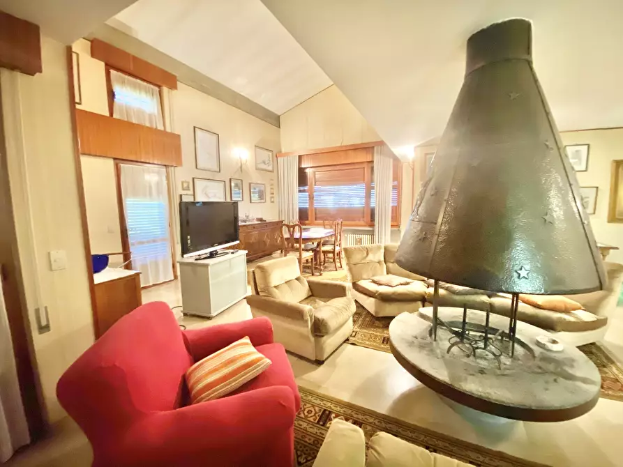 Immagine 24 di Casa indipendente in vendita  a Seravezza