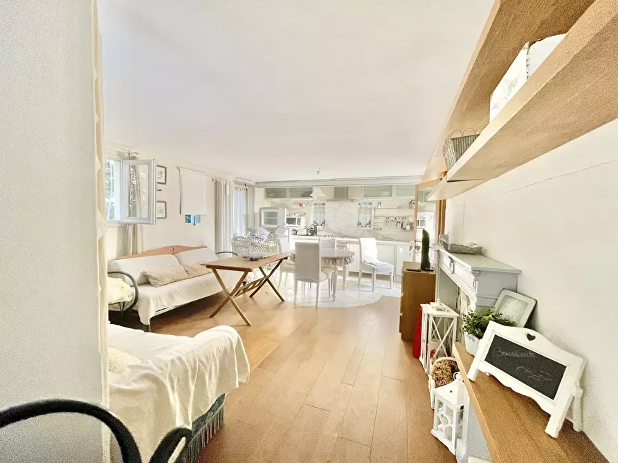 Immagine 7 di Villa in affitto  a Pietrasanta