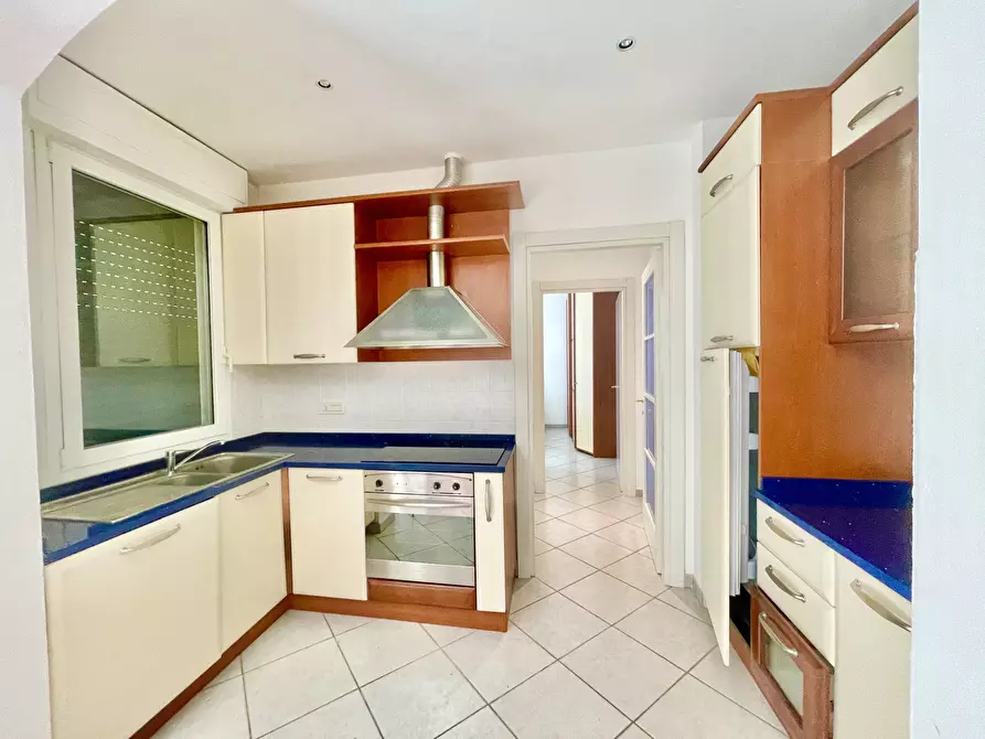 Immagine 8 di Quadrilocale in affitto  a Pietrasanta