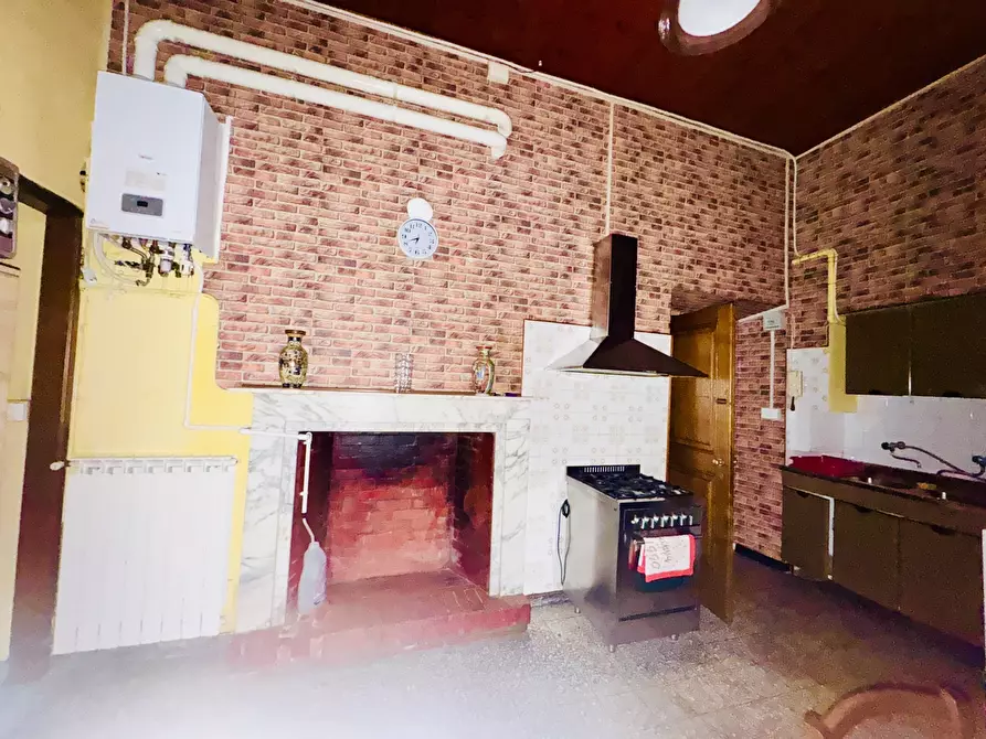 Immagine 16 di Appartamento in vendita  a Pietrasanta