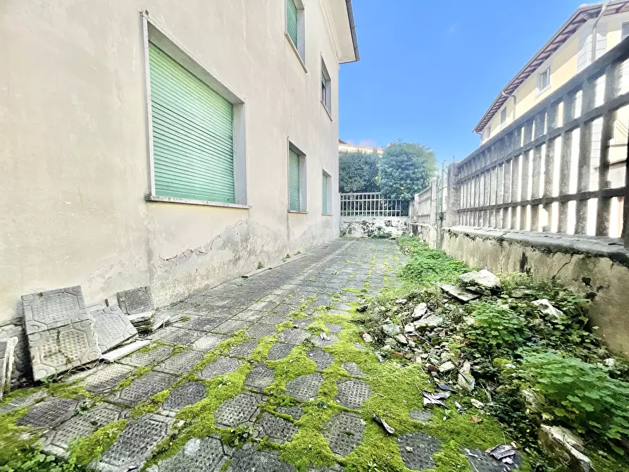 Immagine 37 di Casa indipendente in vendita  a Camaiore