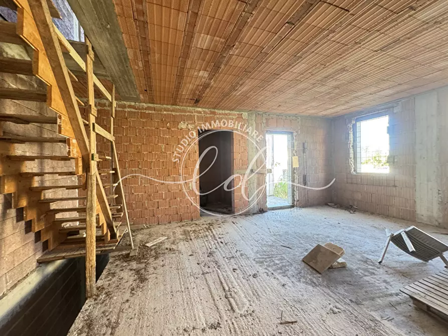 Immagine 16 di Porzione di casa in vendita  a Seravezza