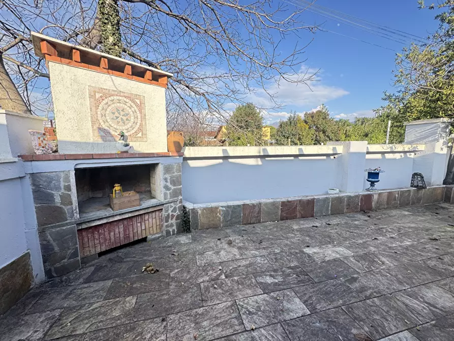 Immagine 35 di Villa in vendita  a Massa