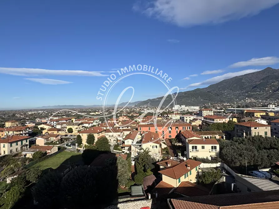 Immagine 16 di Quadrilocale in vendita  a Seravezza